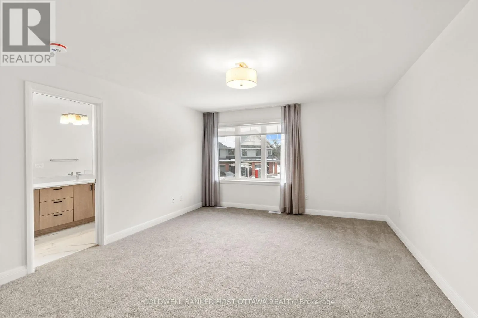 25 UTMAN CRESCENT