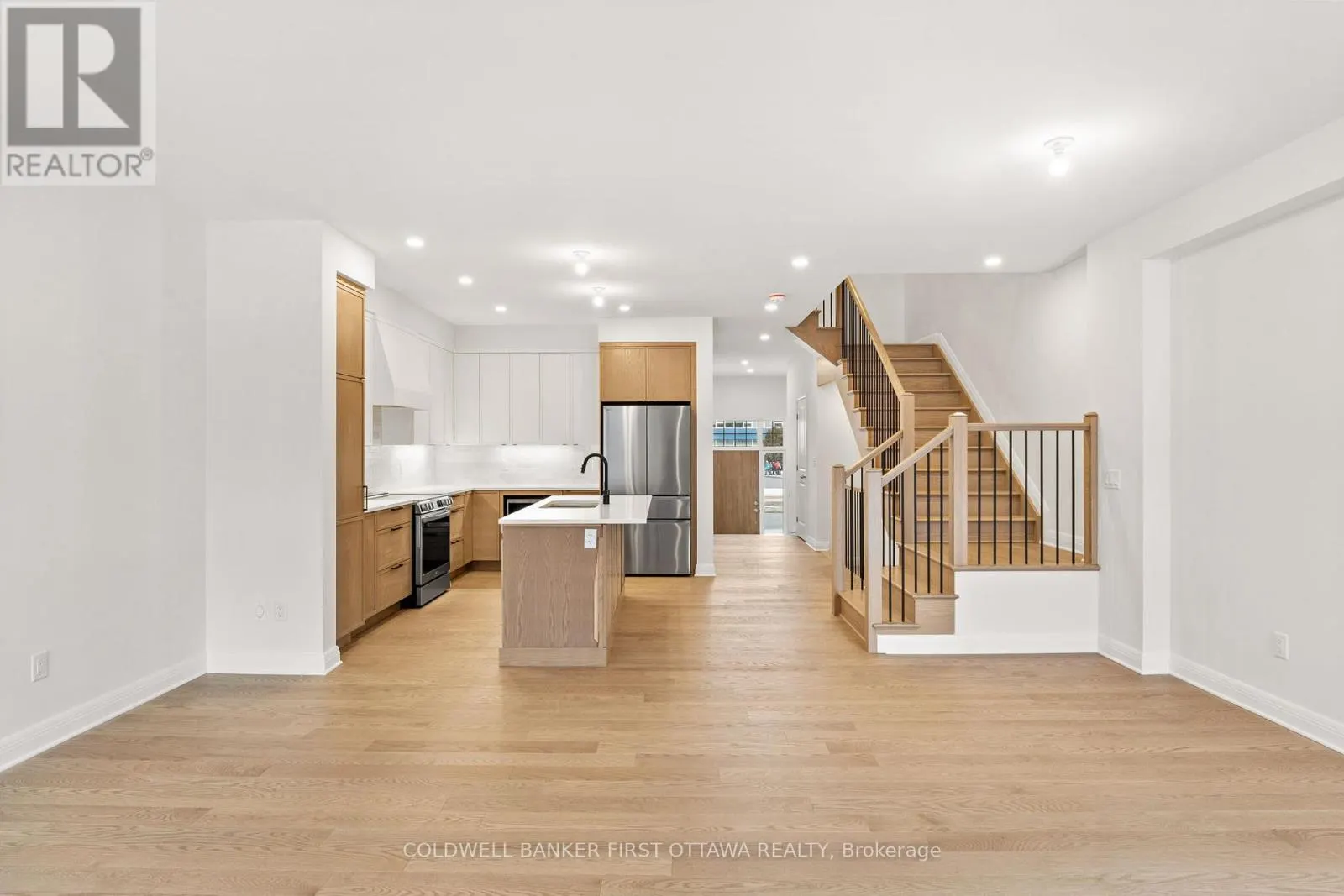 25 UTMAN CRESCENT