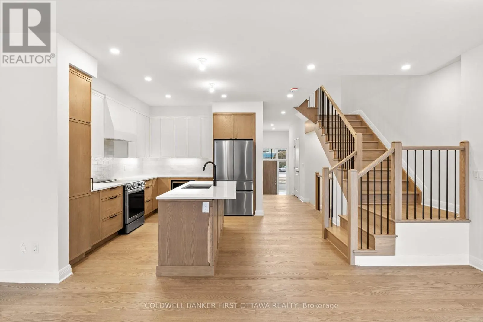25 UTMAN CRESCENT