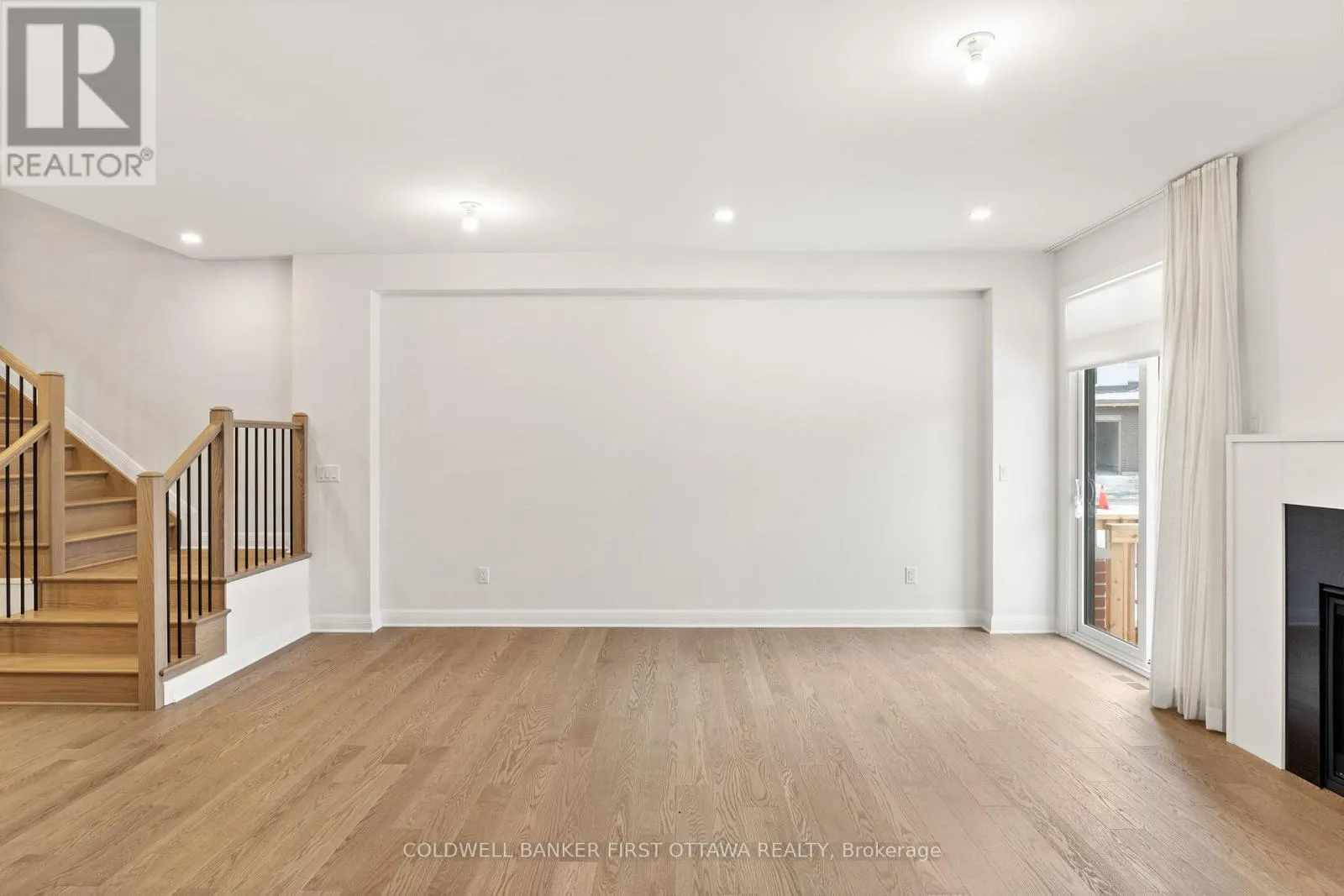 25 UTMAN CRESCENT