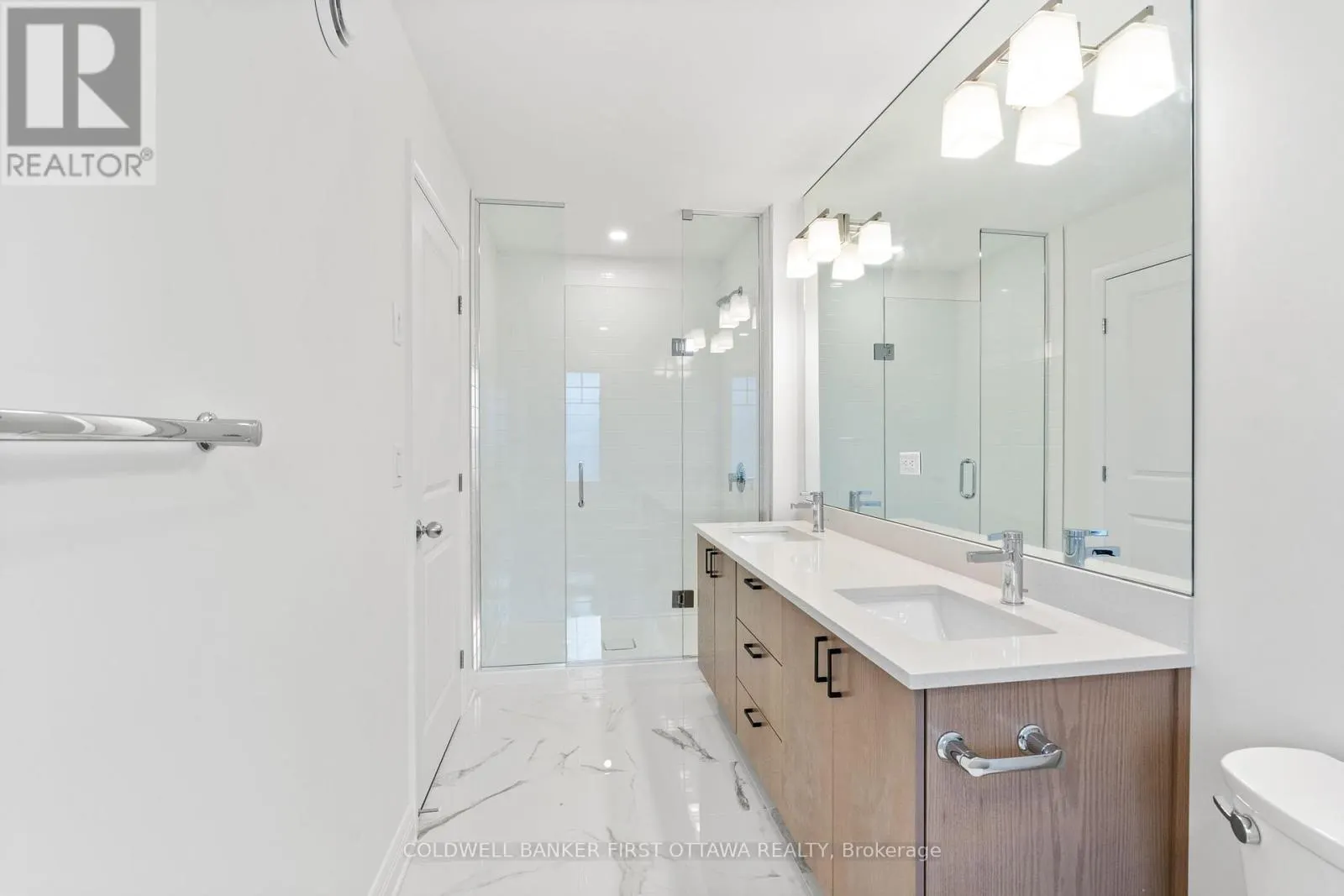 25 UTMAN CRESCENT