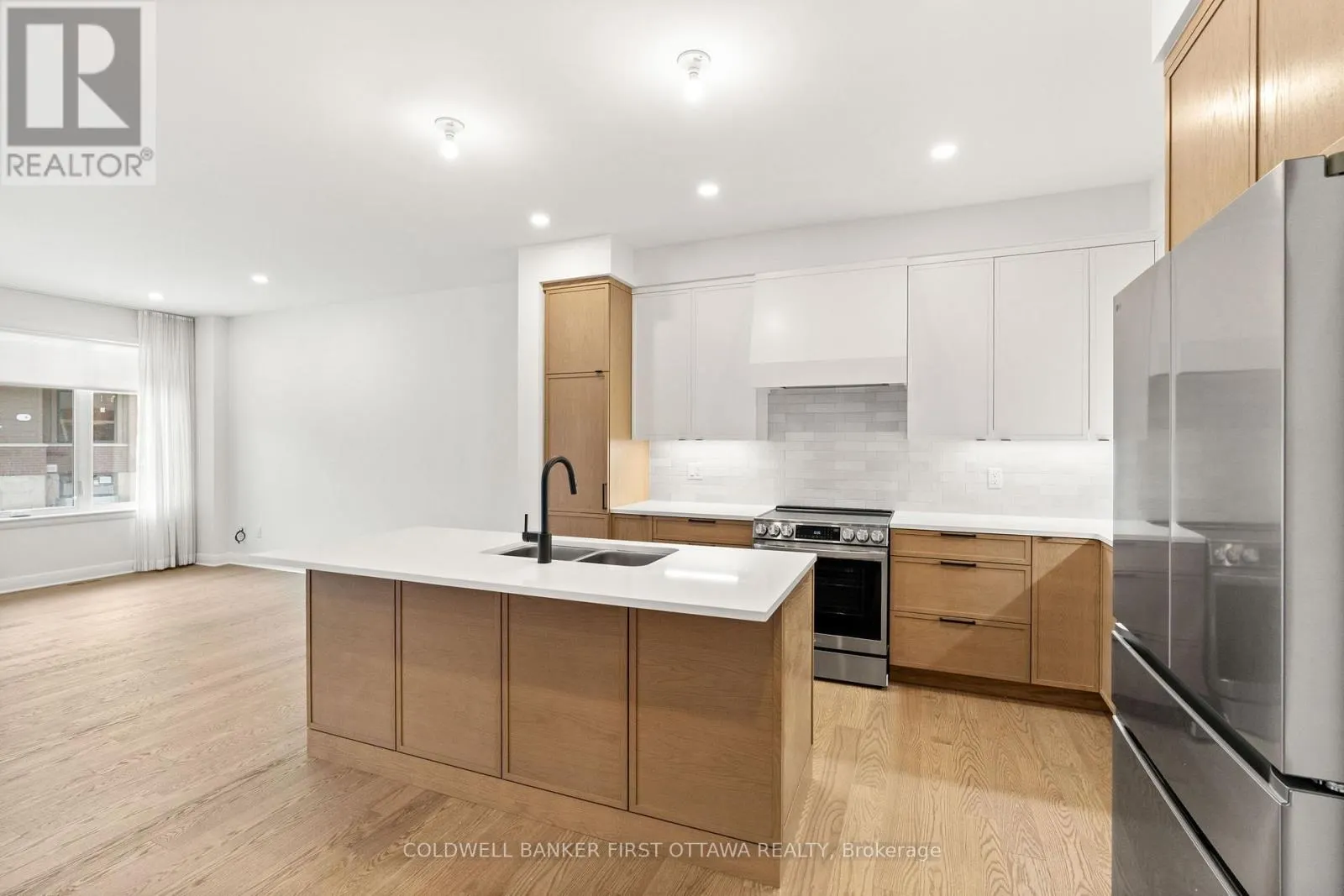 25 UTMAN CRESCENT
