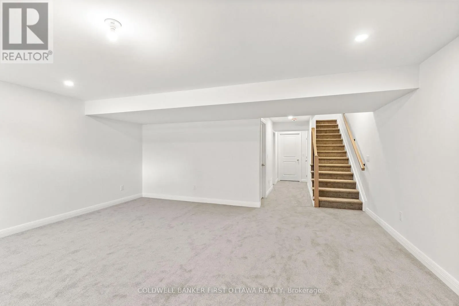 25 UTMAN CRESCENT