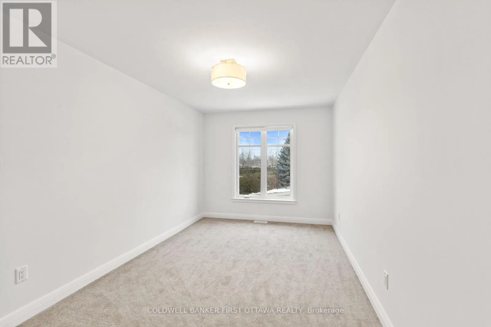 25 UTMAN CRESCENT