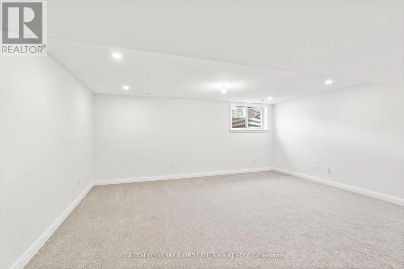 25 UTMAN CRESCENT