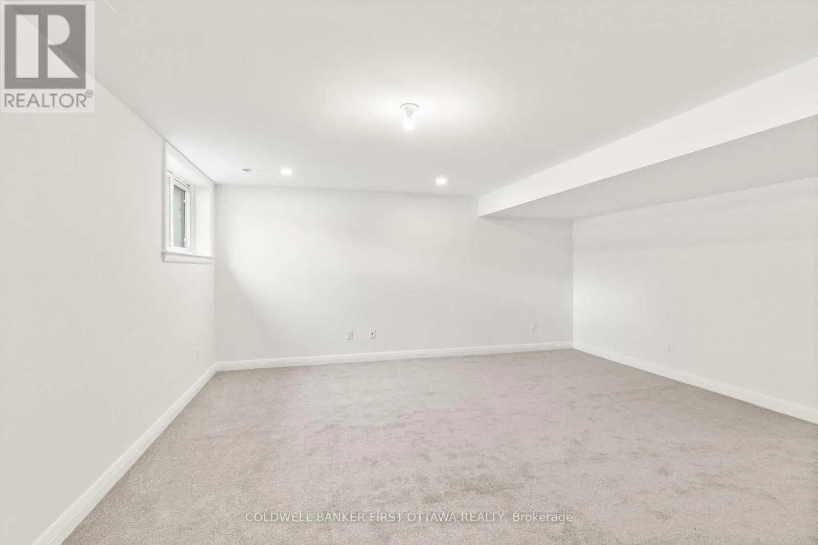 25 UTMAN CRESCENT