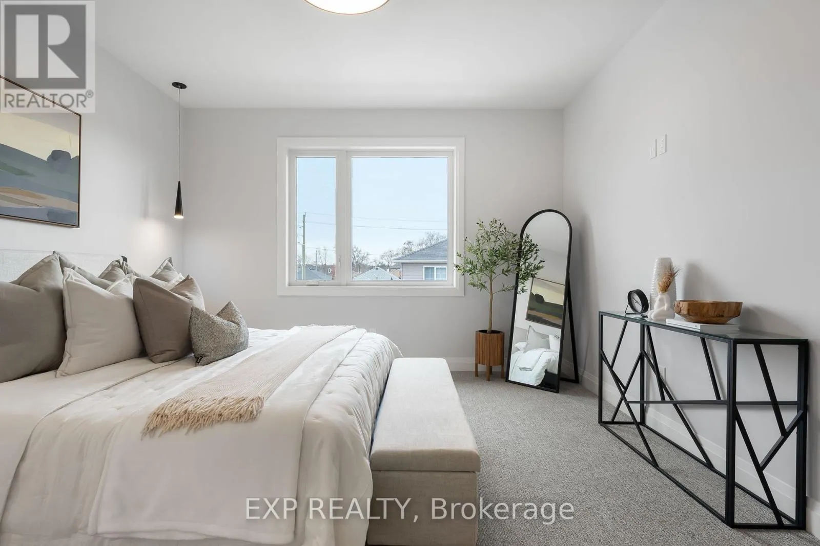 6 - 24 GRAPEVIEW DRIVE, #6