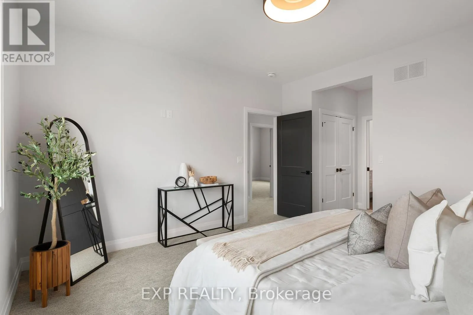 6 - 24 GRAPEVIEW DRIVE, #6
