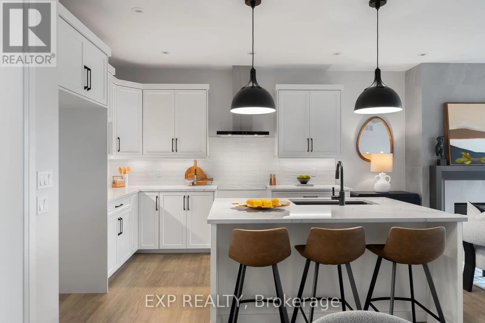 6 - 24 GRAPEVIEW DRIVE, #6