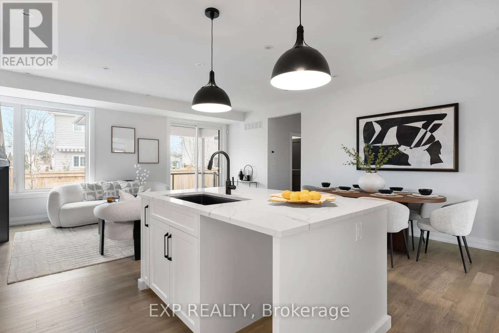 6 - 24 GRAPEVIEW DRIVE, #6