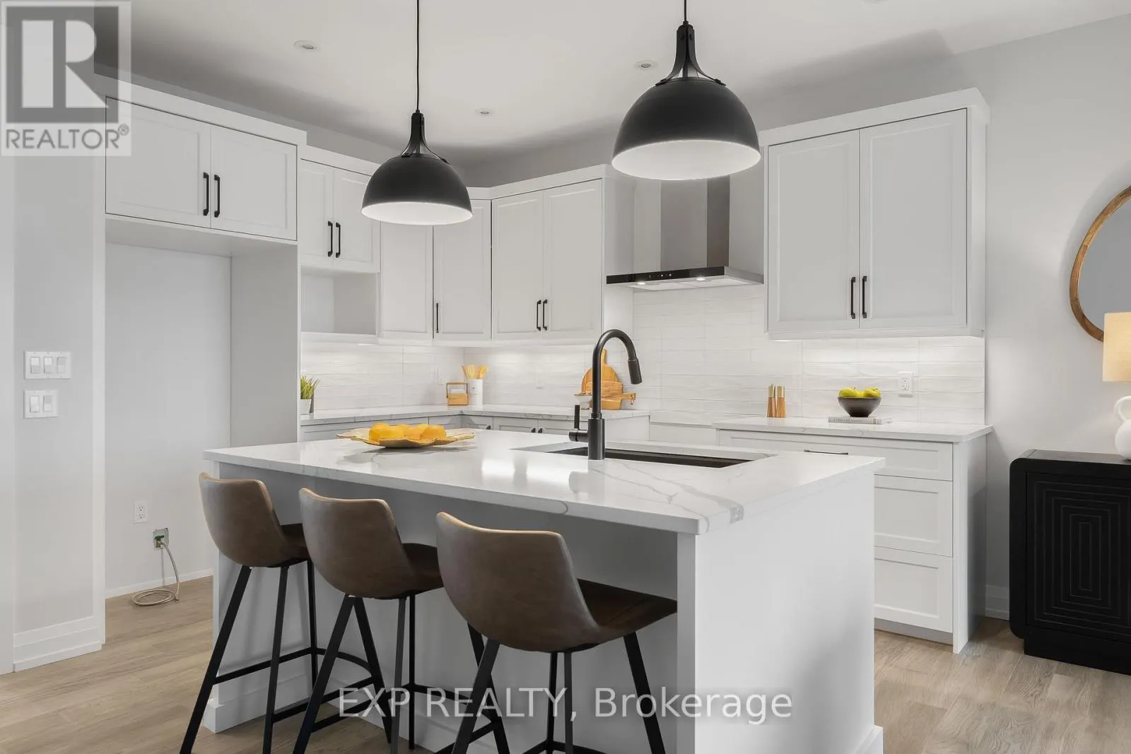 6 - 24 GRAPEVIEW DRIVE, #6