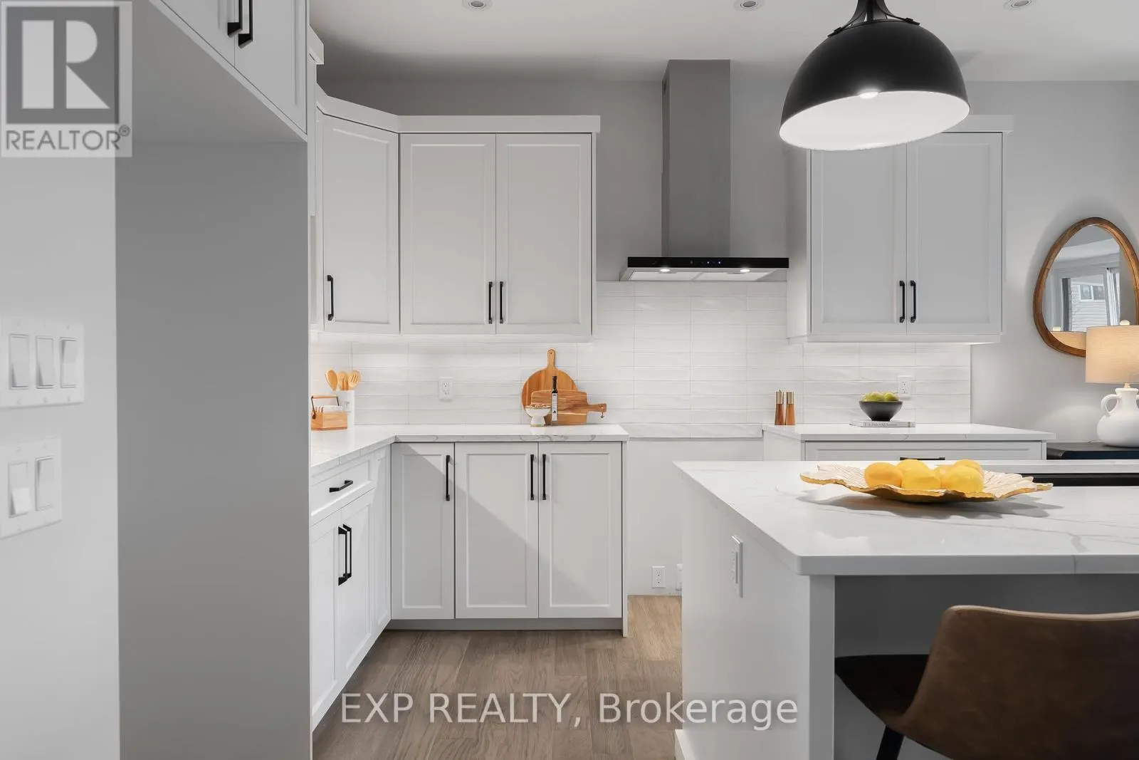 6 - 24 GRAPEVIEW DRIVE, #6