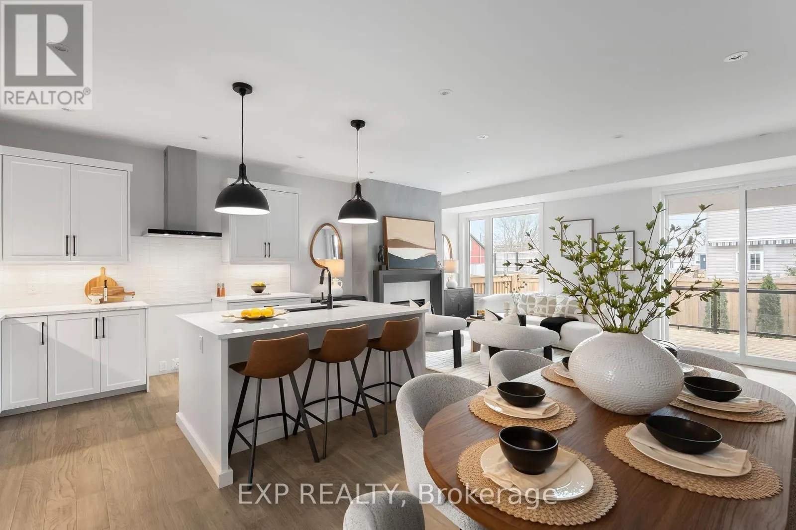 6 - 24 GRAPEVIEW DRIVE, #6