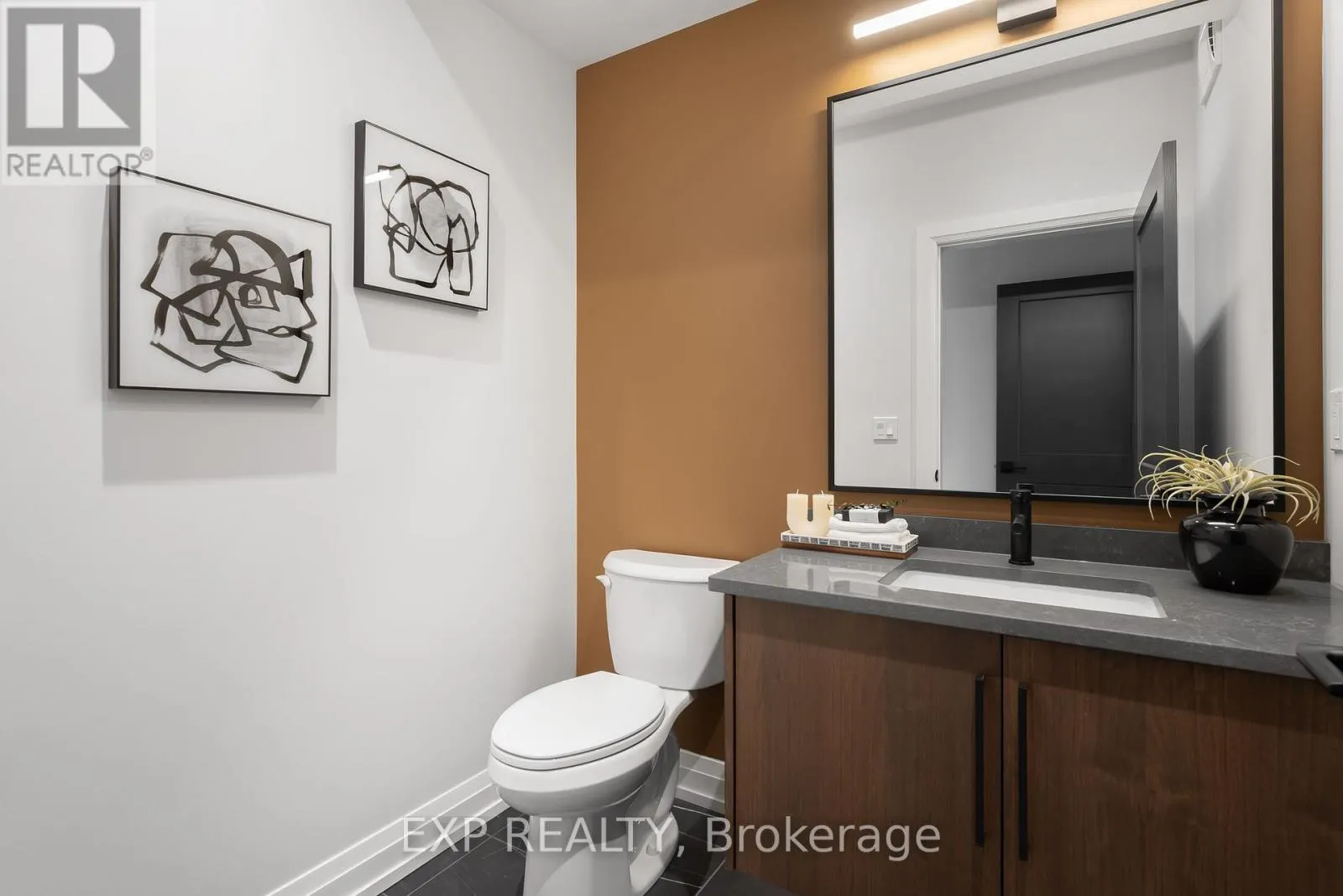 6 - 24 GRAPEVIEW DRIVE, #6