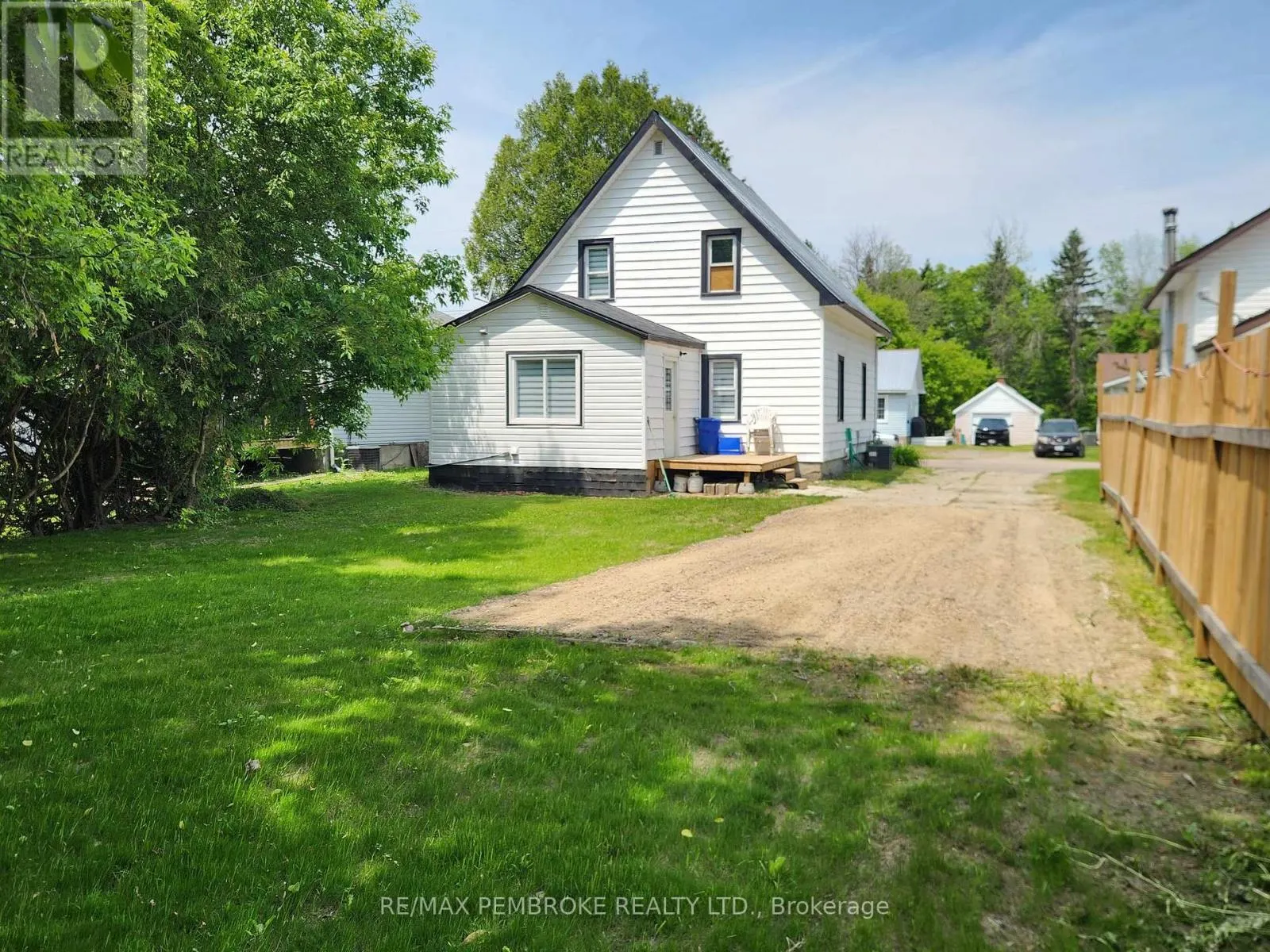 541 GIROUX STREET