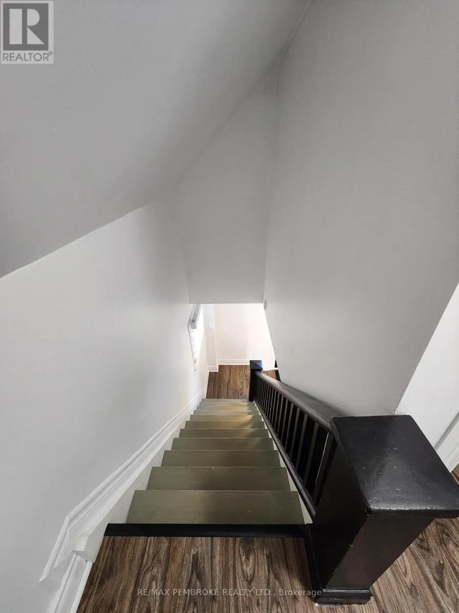 541 GIROUX STREET