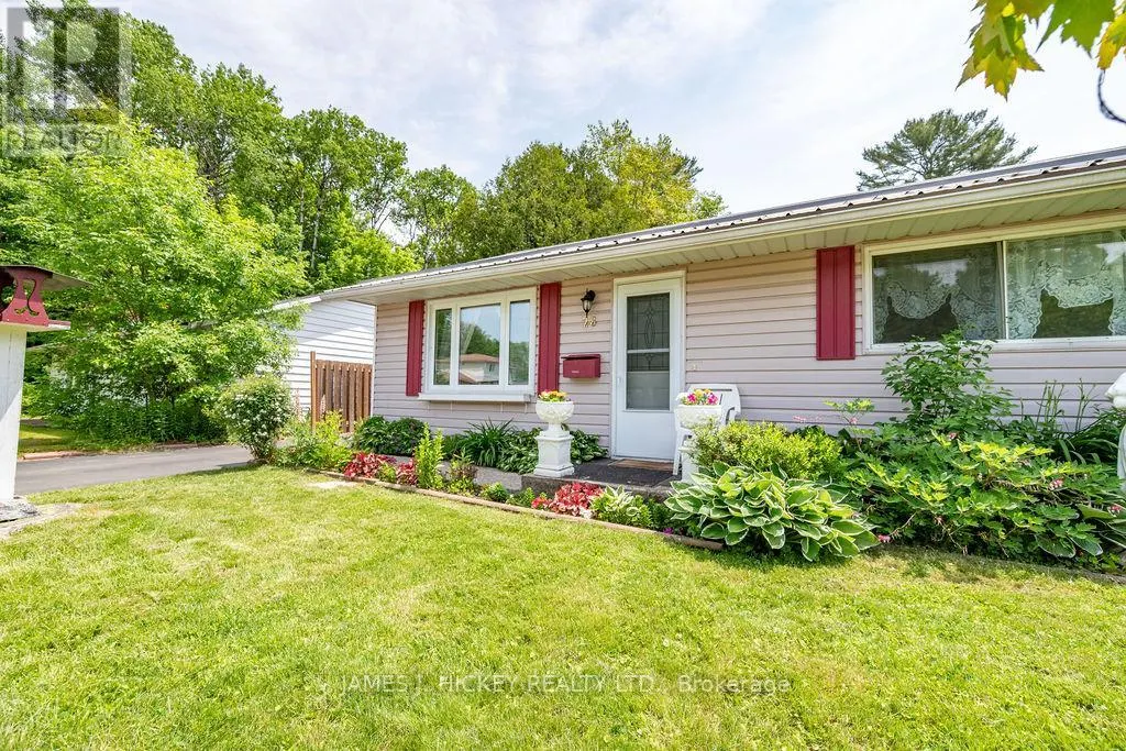 28 LASALLE DRIVE