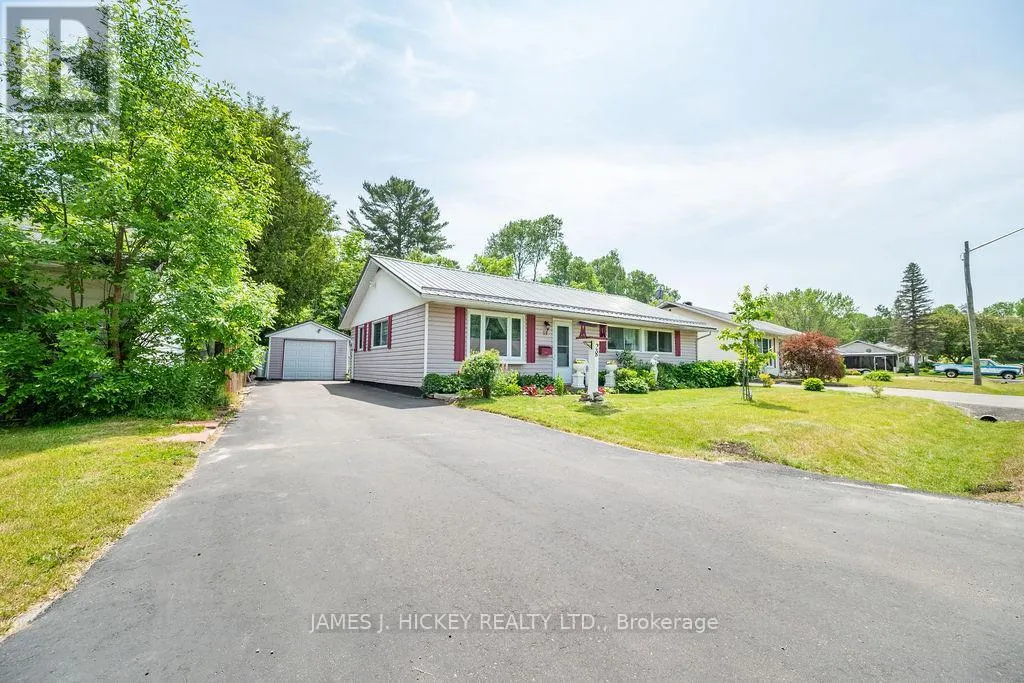 28 LASALLE DRIVE