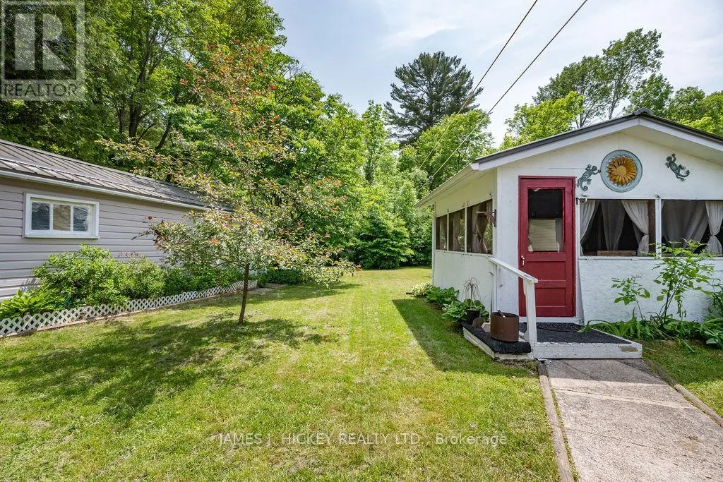 28 LASALLE DRIVE