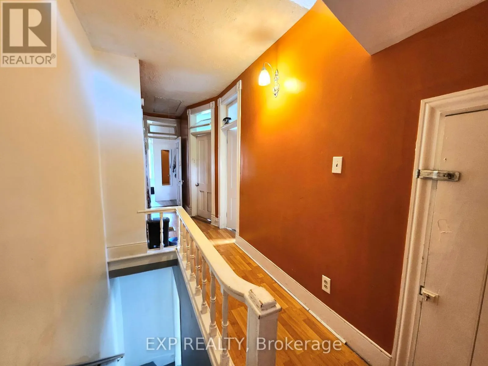 485 DIBBLE STREET W