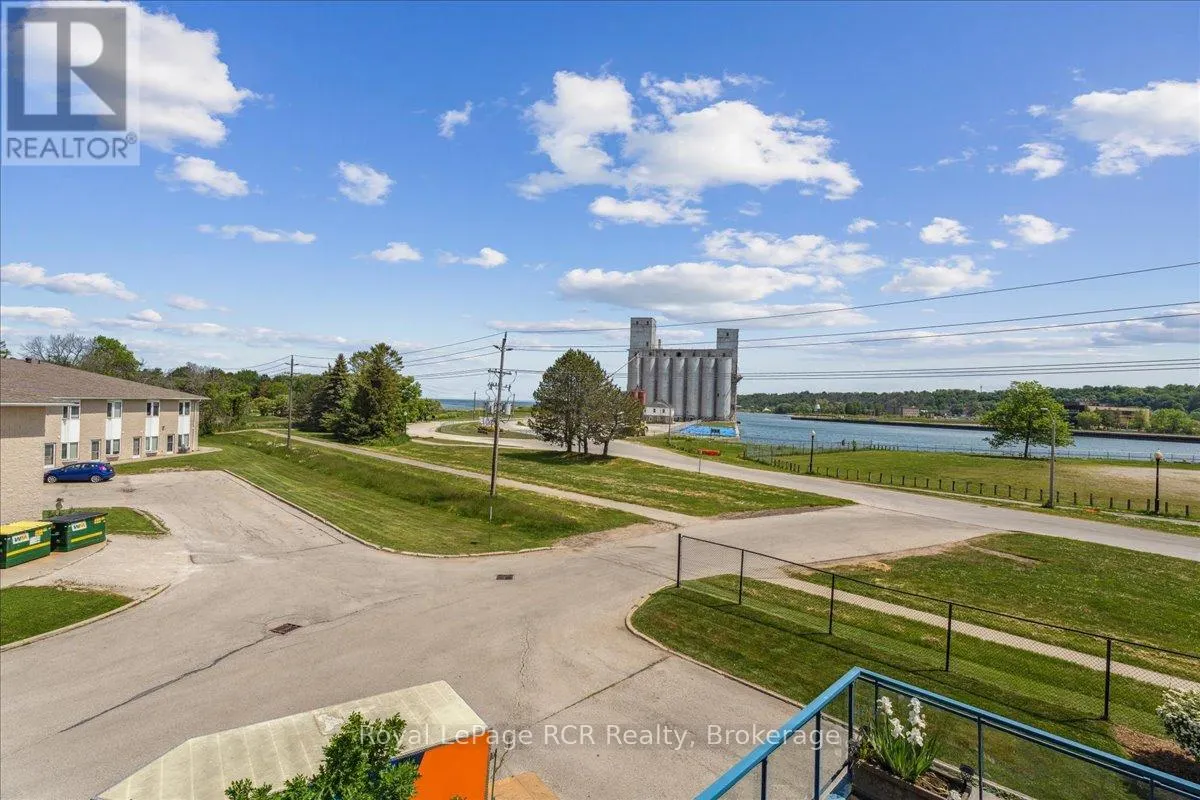 301 - 1455 2ND AVENUE W, #301