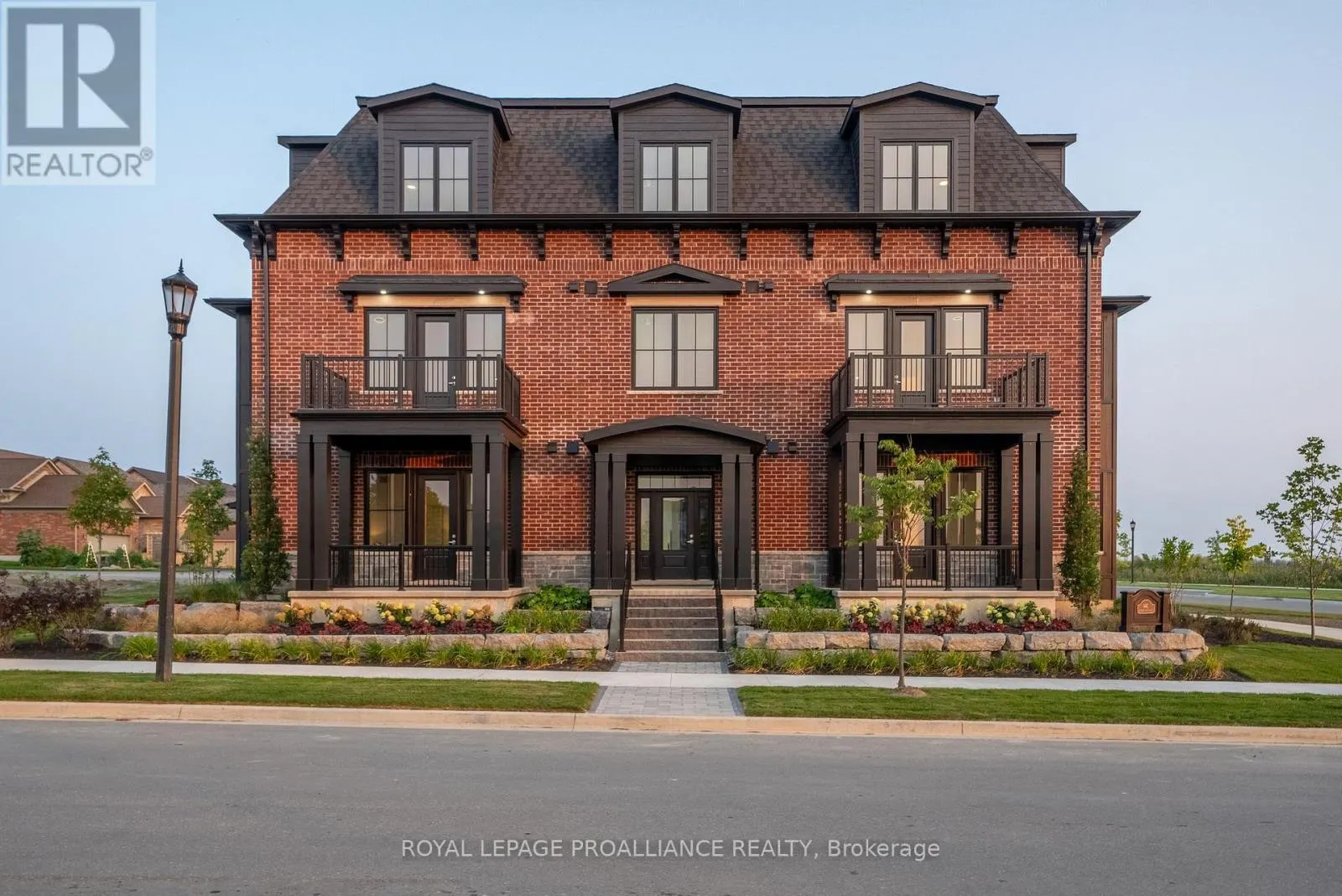 202 - 941 CHARLES WILSON PARKWAY, #202
