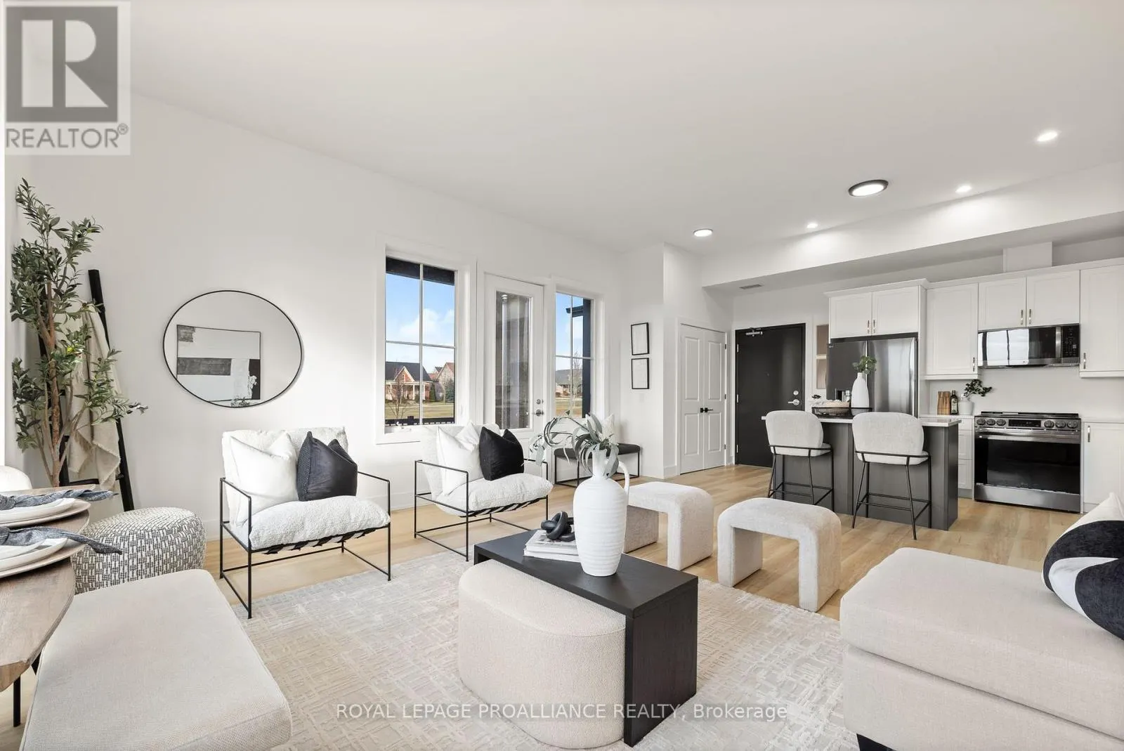 202 - 941 CHARLES WILSON PARKWAY, #202