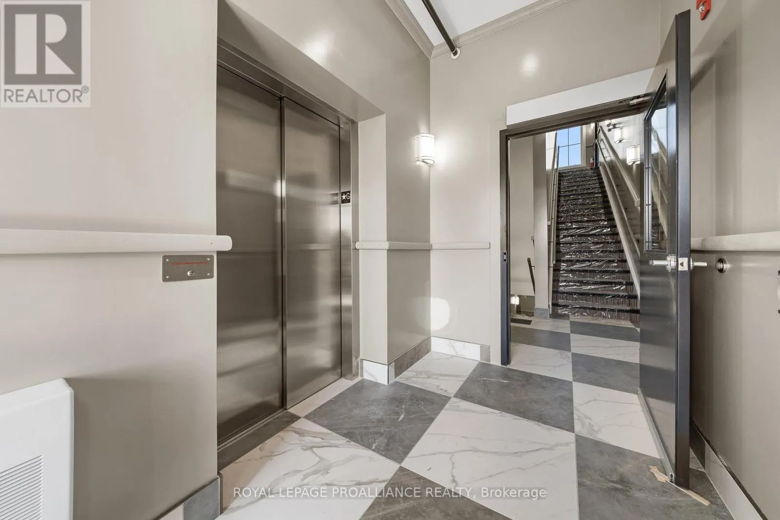 202 - 941 CHARLES WILSON PARKWAY, #202