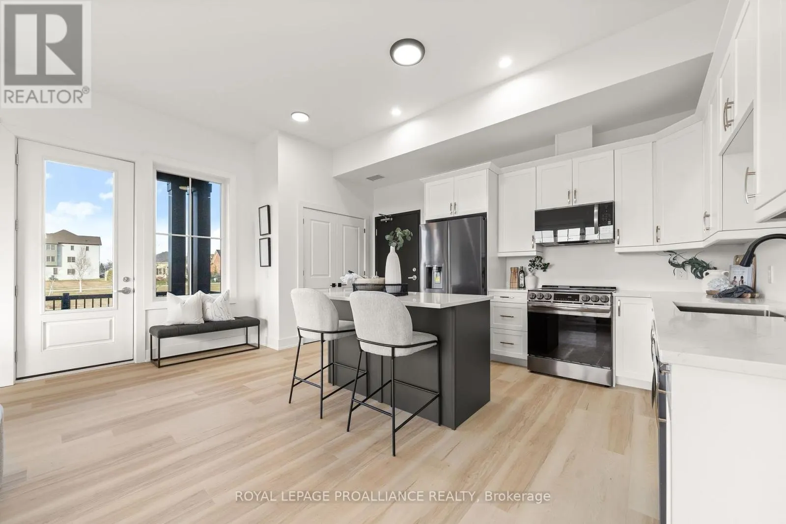 202 - 941 CHARLES WILSON PARKWAY, #202