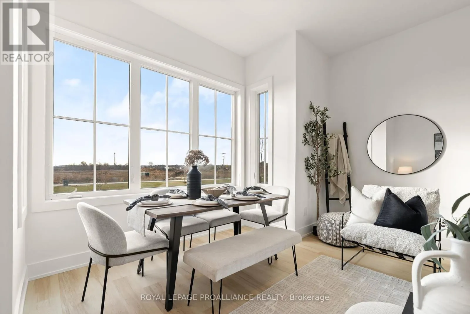 202 - 941 CHARLES WILSON PARKWAY, #202