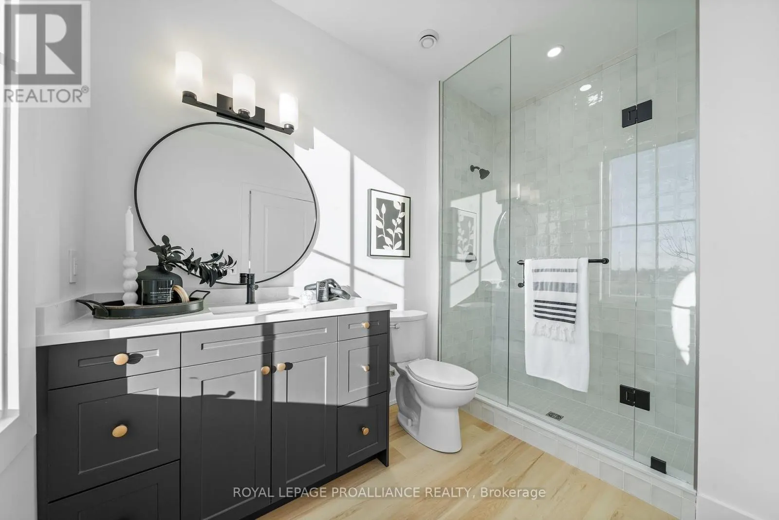 202 - 941 CHARLES WILSON PARKWAY, #202