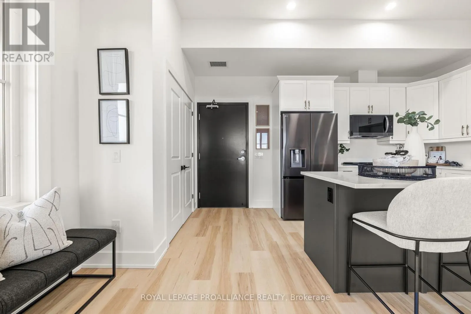 202 - 941 CHARLES WILSON PARKWAY, #202