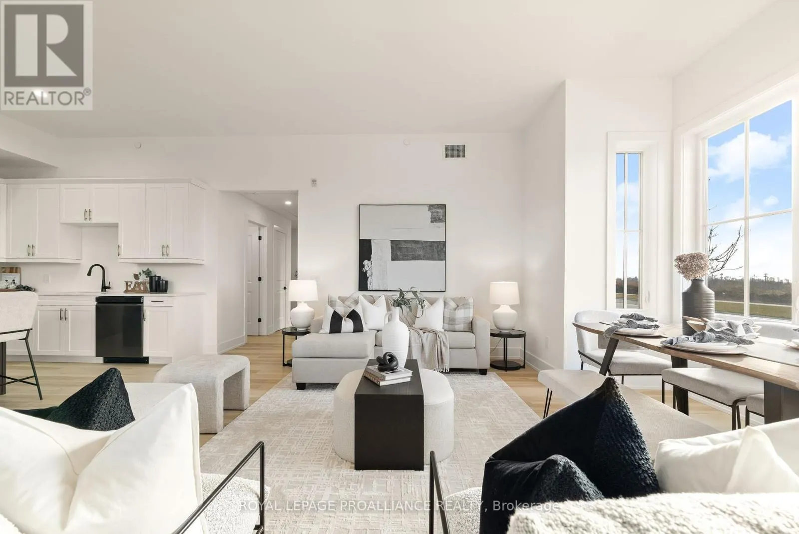 202 - 941 CHARLES WILSON PARKWAY, #202