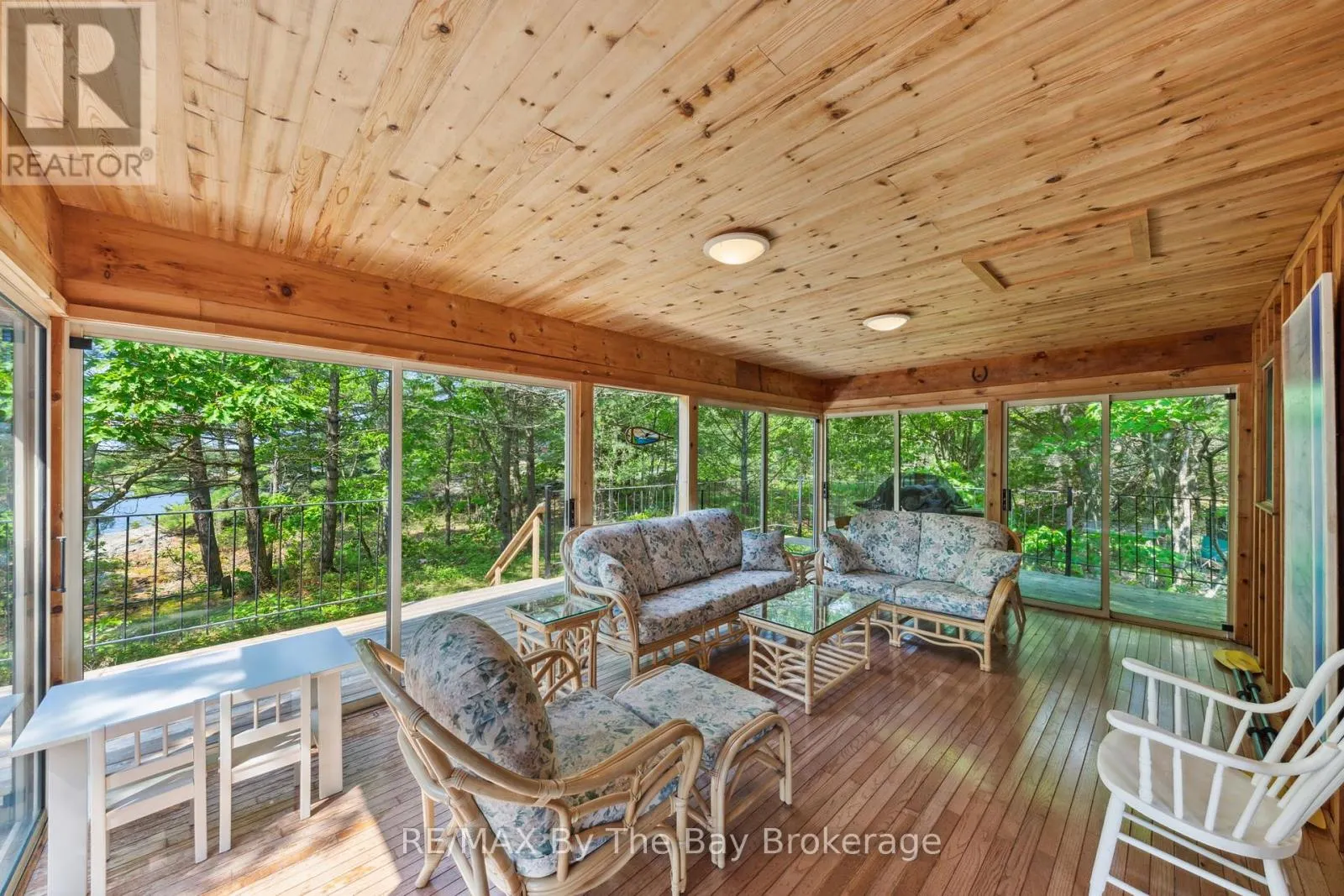 12 IS 3900 GEORGIAN BAY