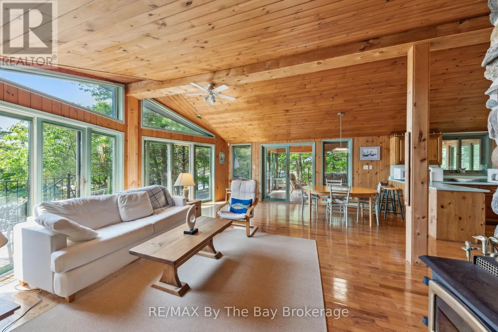 12 IS 3900 GEORGIAN BAY