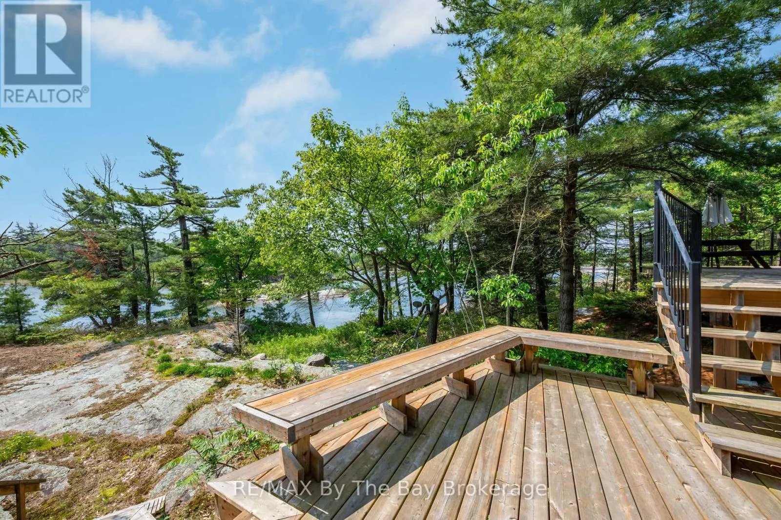 12 IS 3900 GEORGIAN BAY