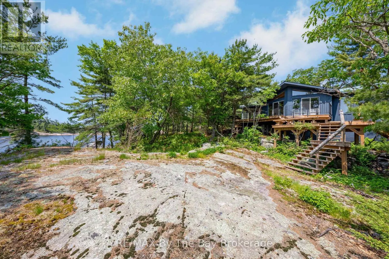 12 IS 3900 GEORGIAN BAY