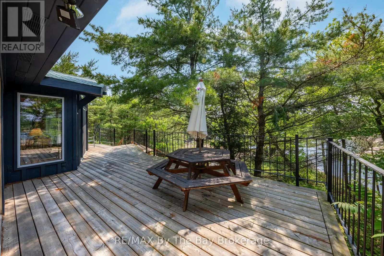 12 IS 3900 GEORGIAN BAY