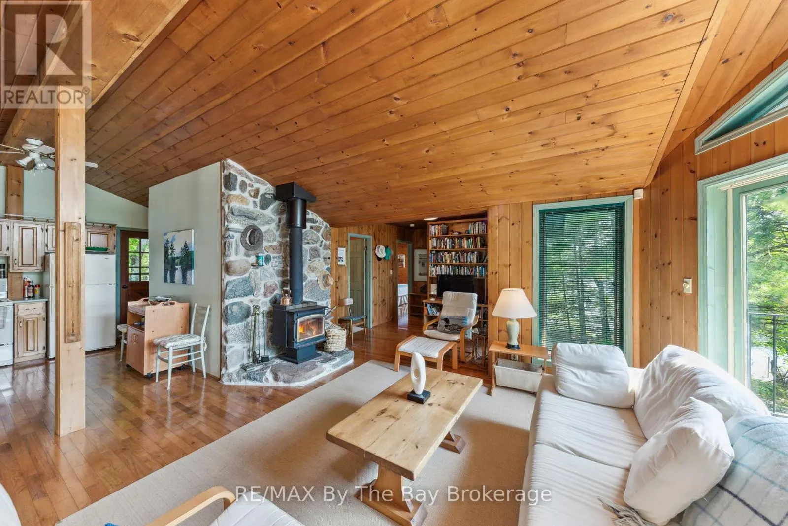 12 IS 3900 GEORGIAN BAY