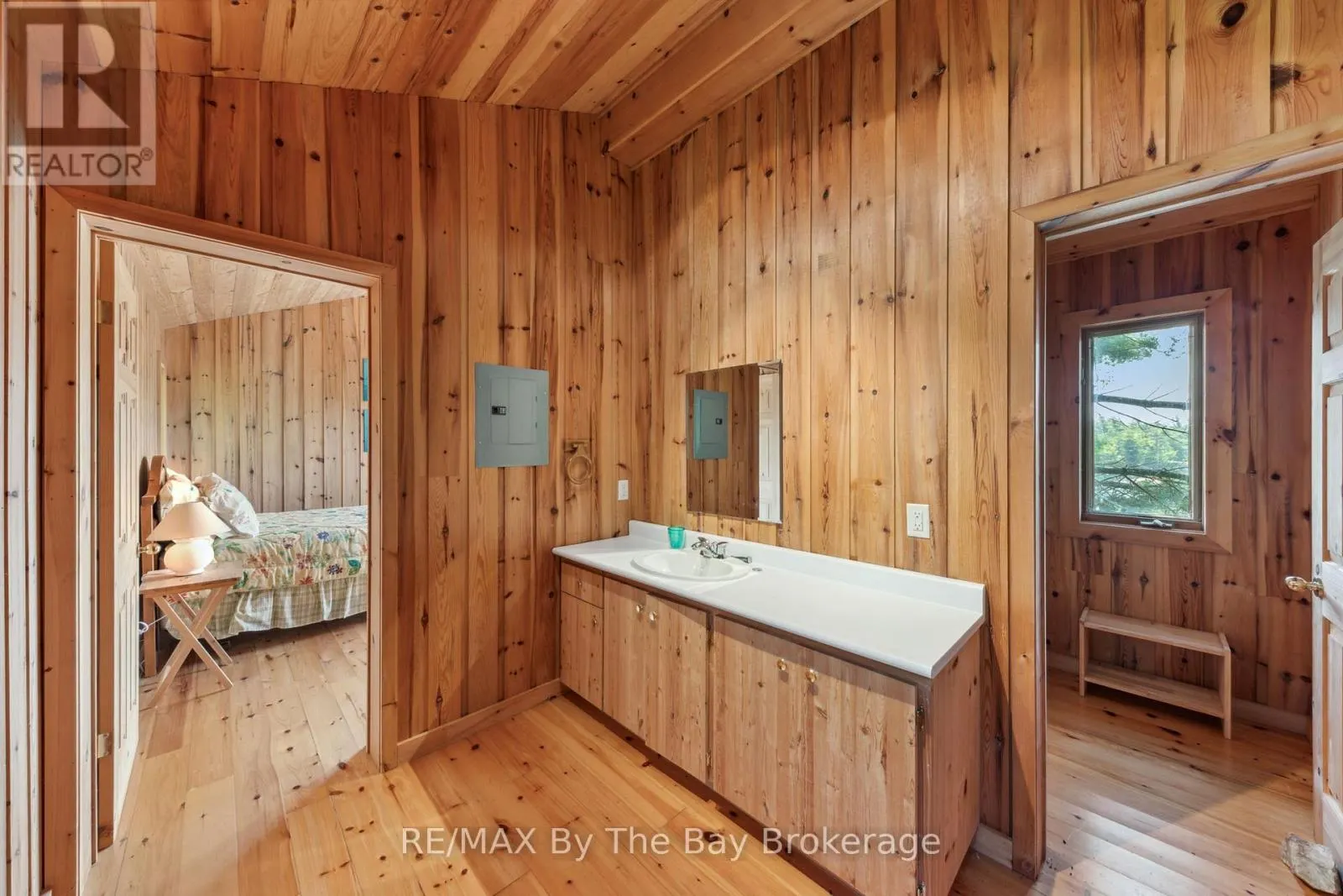 12 IS 3900 GEORGIAN BAY