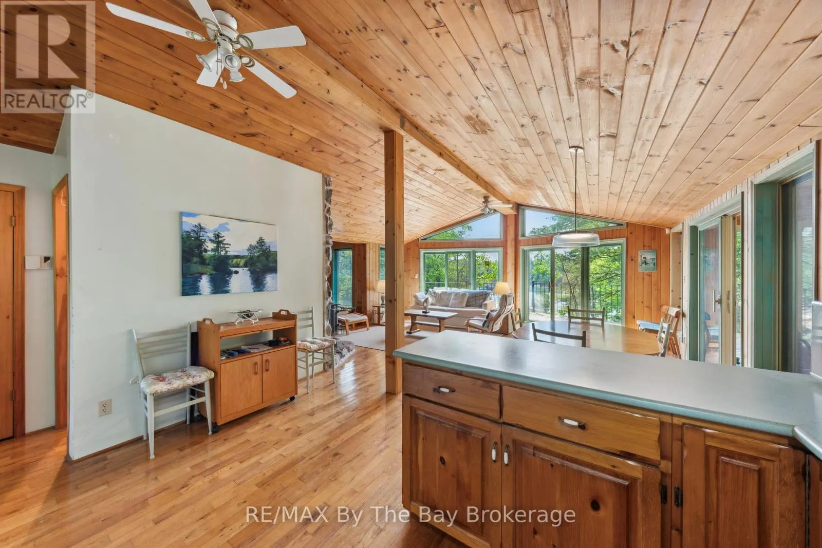 12 IS 3900 GEORGIAN BAY