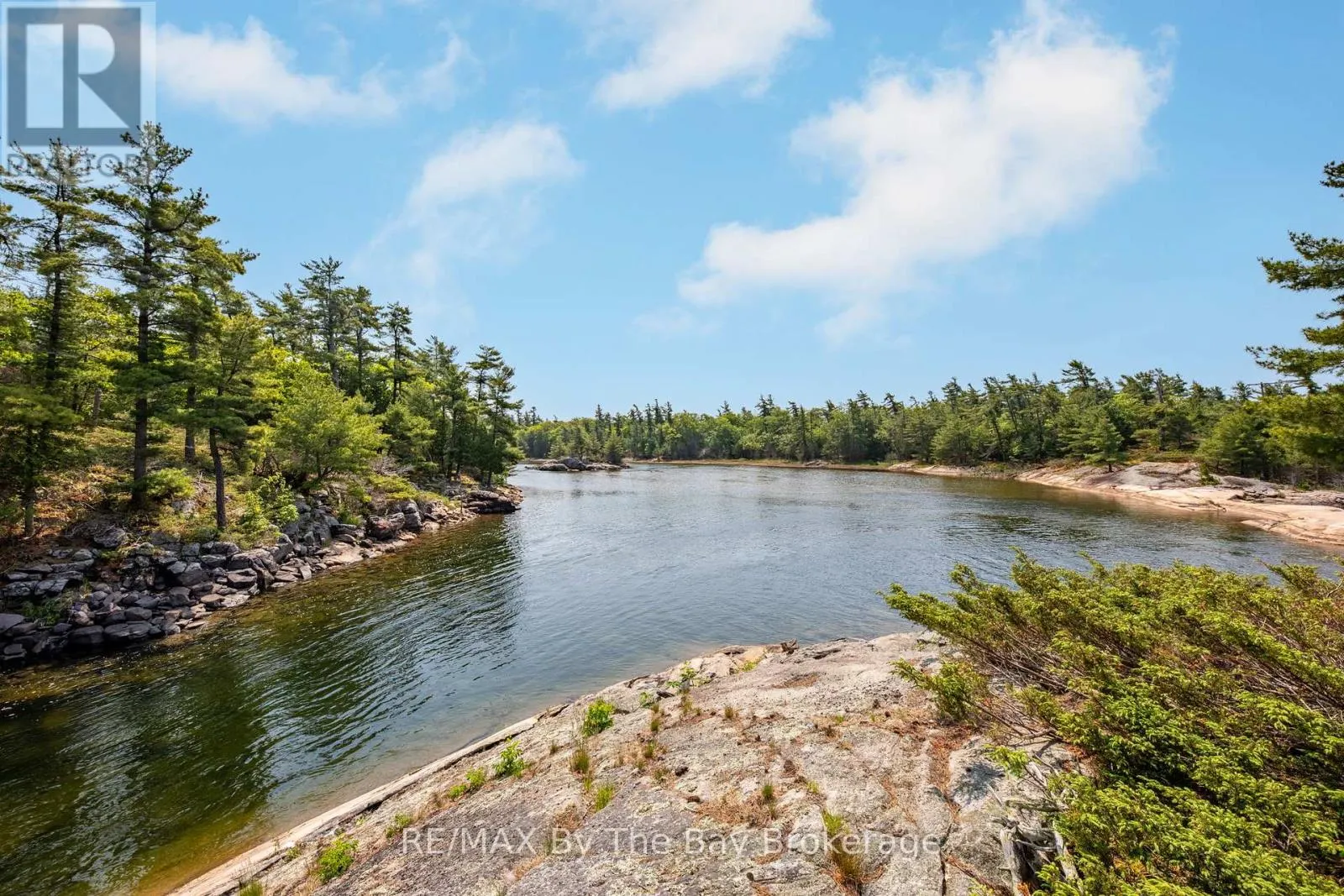 12 IS 3900 GEORGIAN BAY