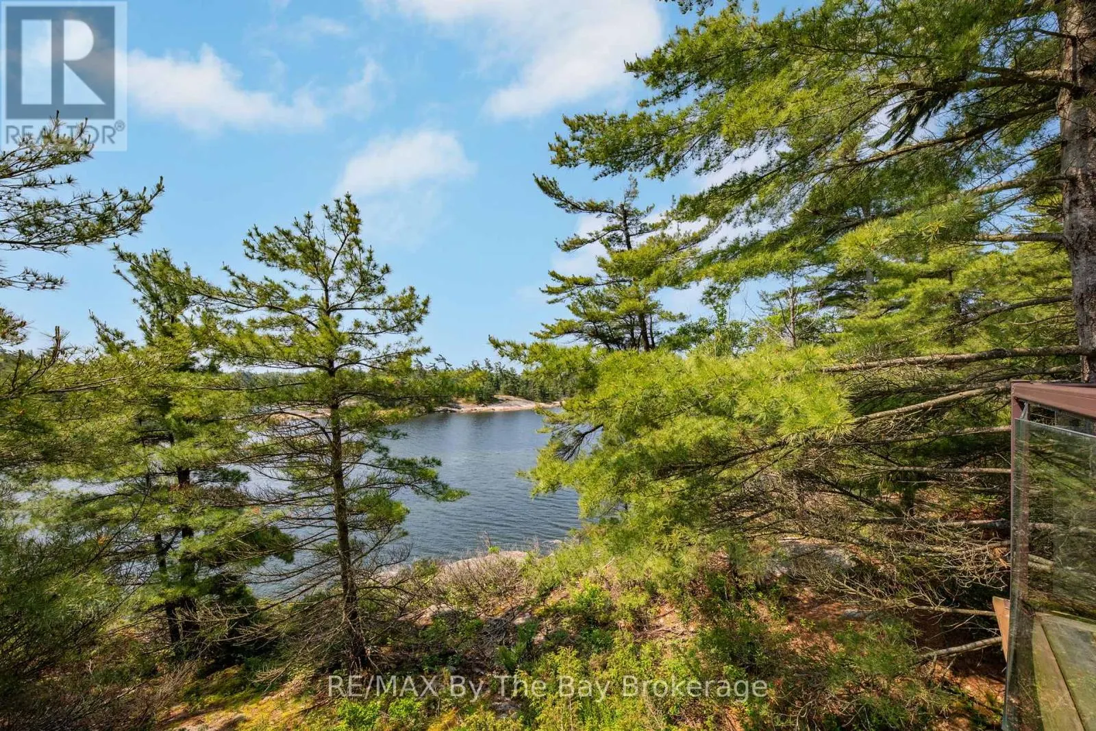 12 IS 3900 GEORGIAN BAY