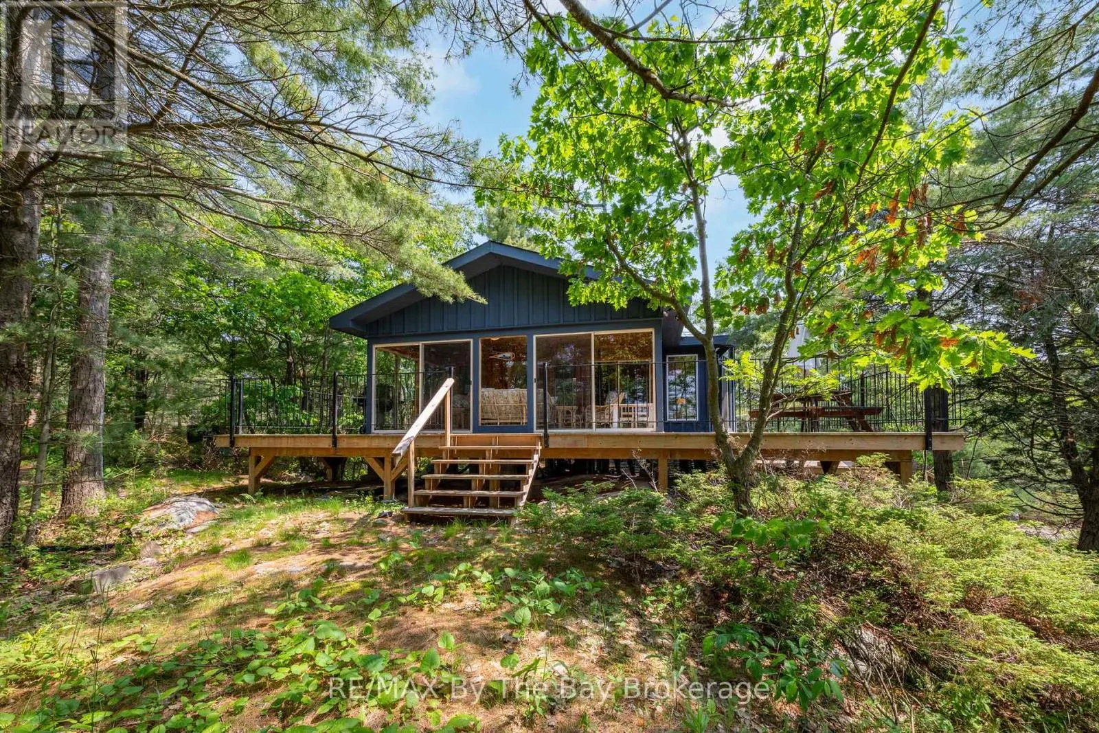 12 IS 3900 GEORGIAN BAY