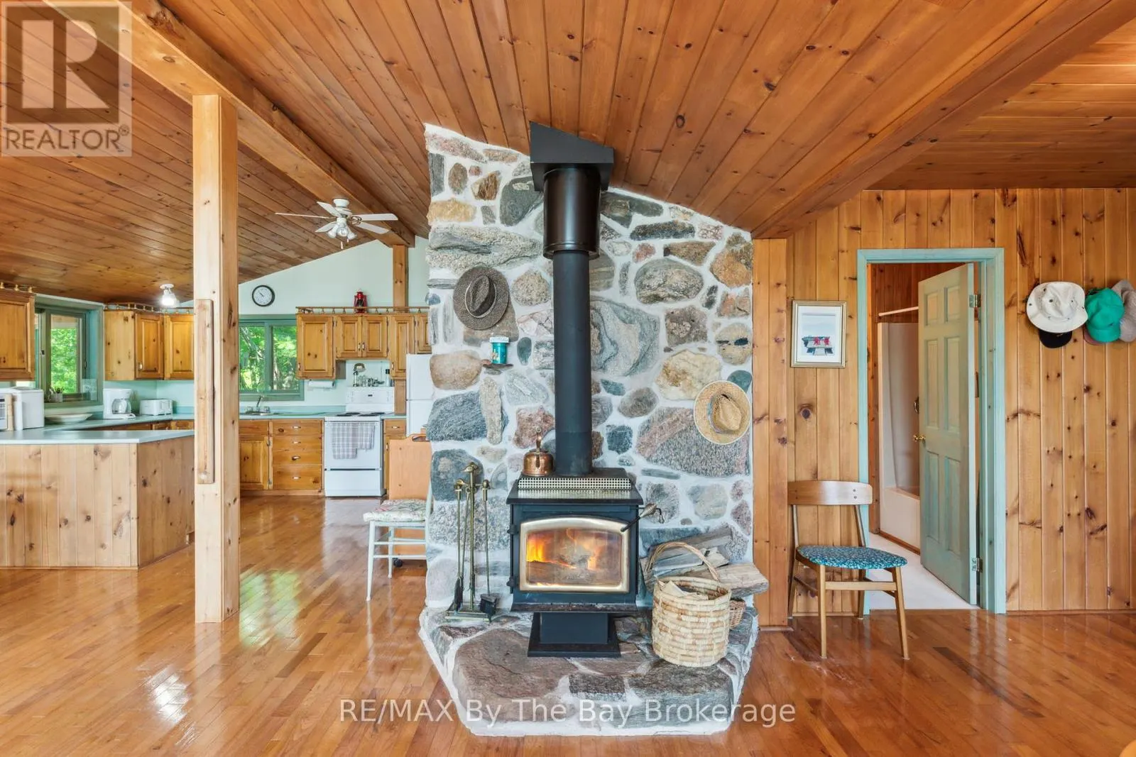 12 IS 3900 GEORGIAN BAY