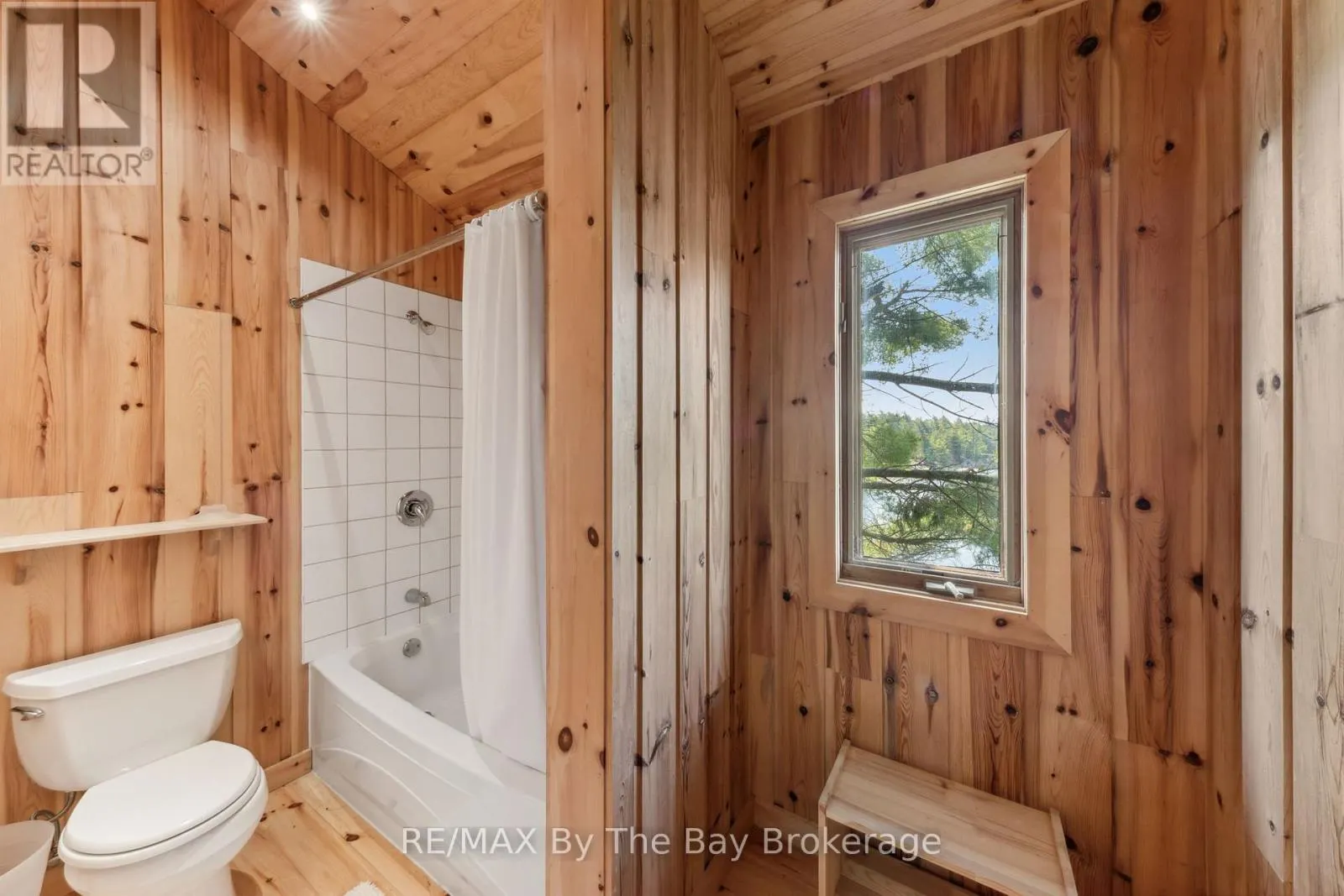 12 IS 3900 GEORGIAN BAY