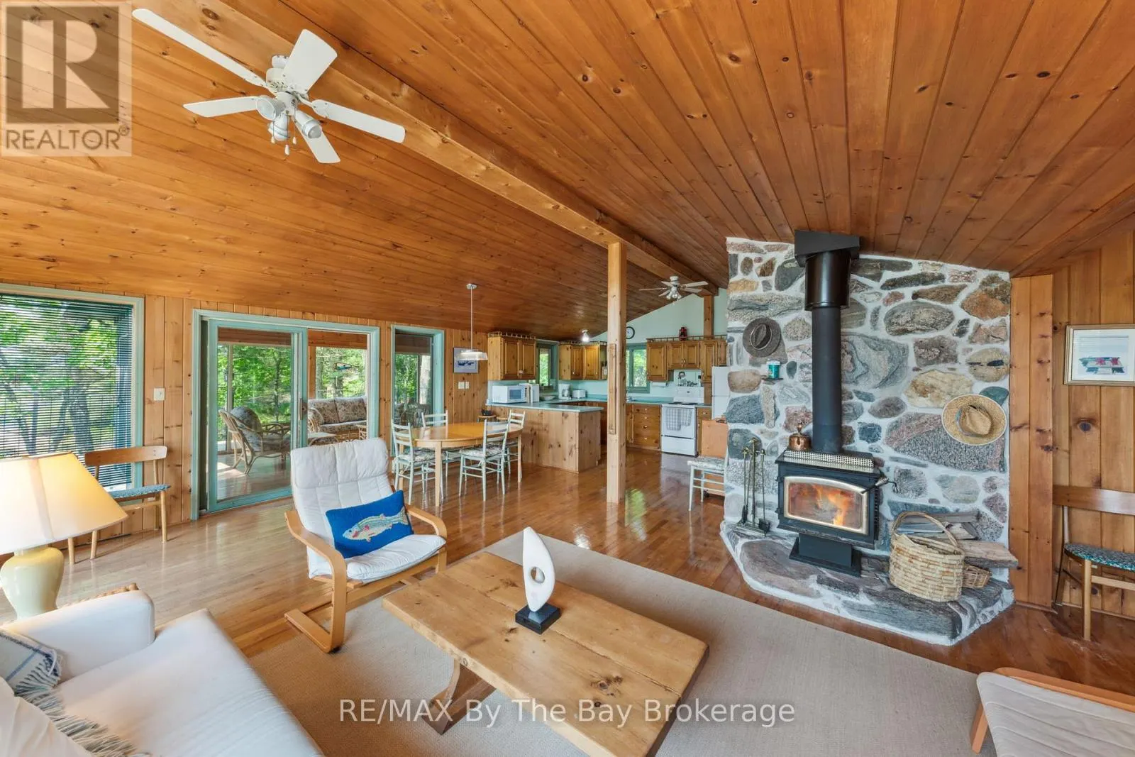 12 IS 3900 GEORGIAN BAY