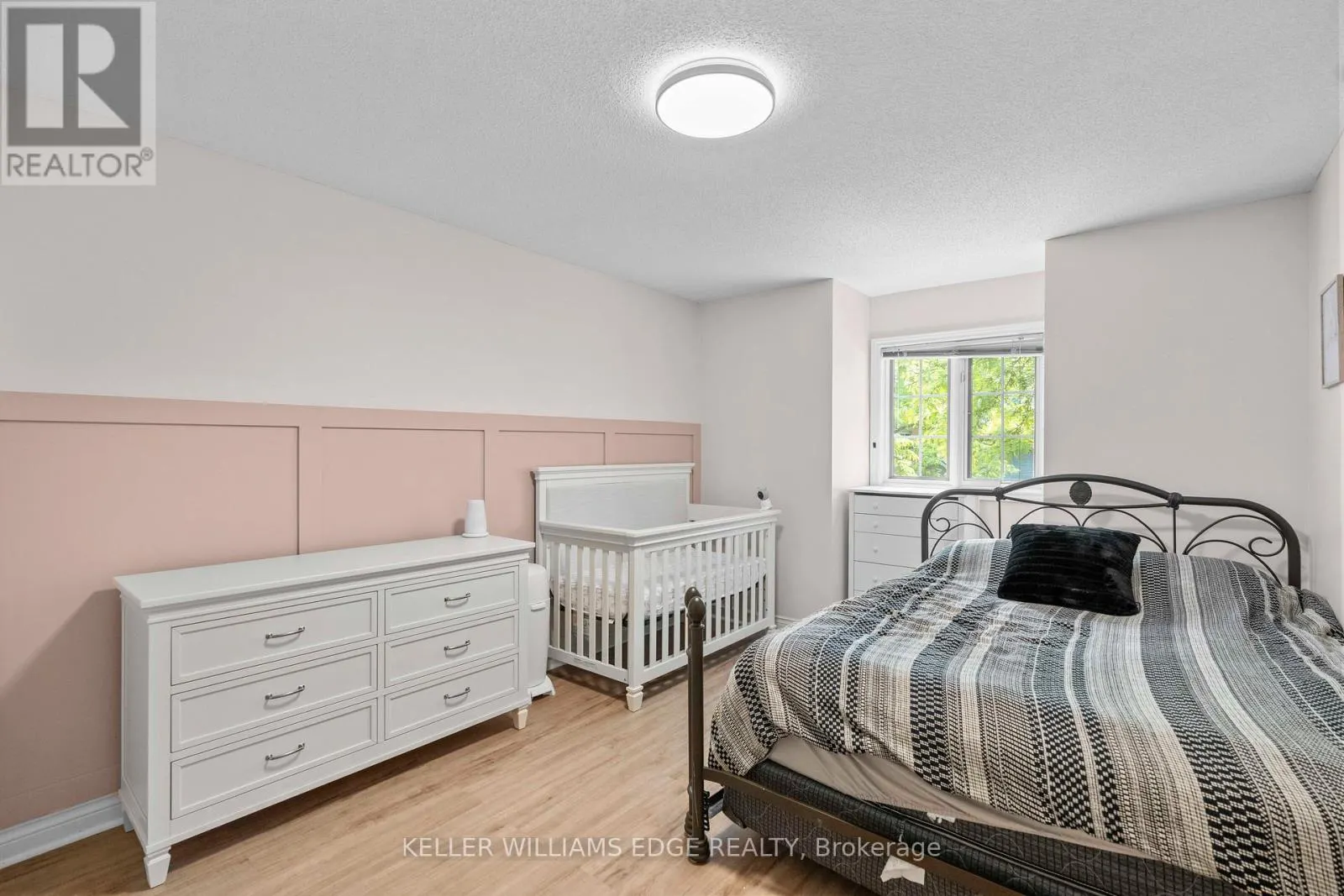 10 - 320 HAMILTON DRIVE