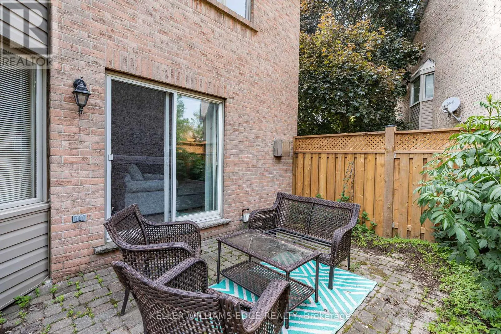 10 - 320 HAMILTON DRIVE