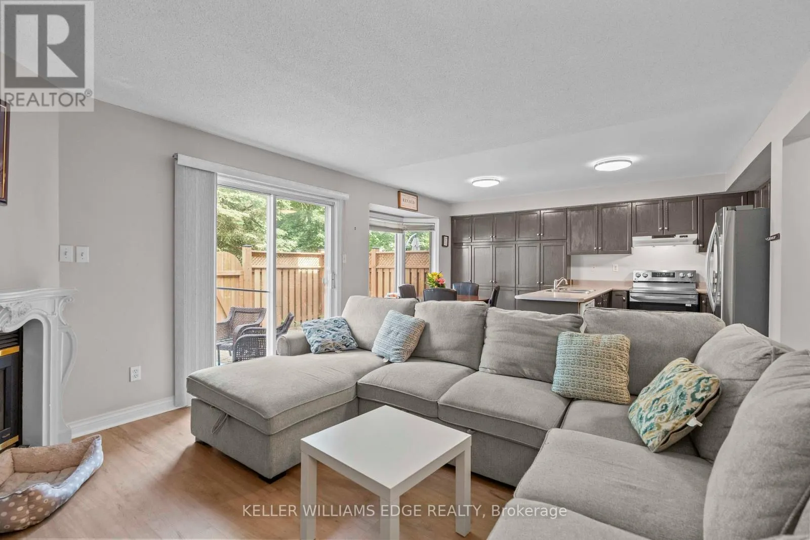 10 - 320 HAMILTON DRIVE